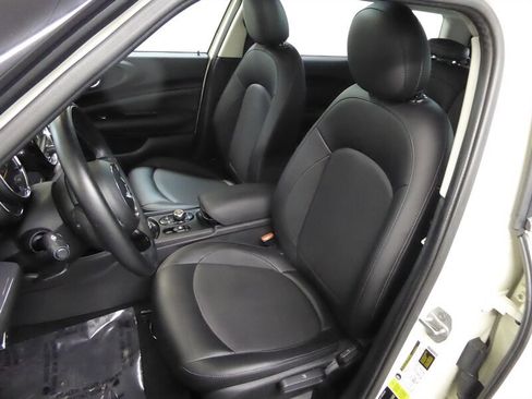 Used 2016 MINI Cooper Clubman Cooper image 19