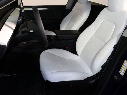 Used 2024 Tesla Model Y Performance image 4