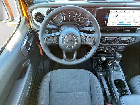 New 2025 Jeep Gladiator Sport image 21