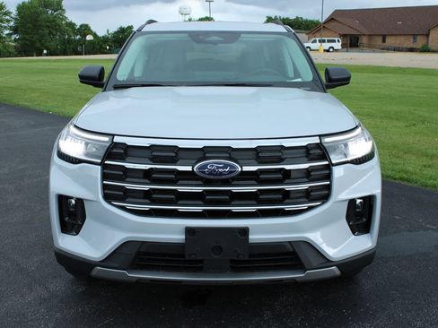 New 2026 Ford Explorer Active w/ Active Comfort Package AWD/4WD image 2
