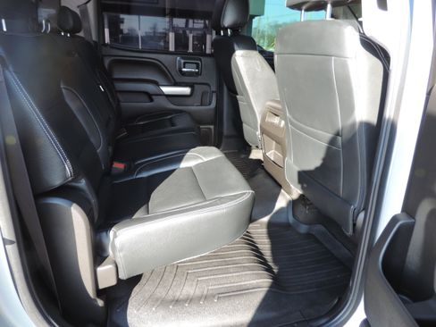 Used 2016 Chevrolet Silverado 3500 LT w/ LT Convenience Package image 17