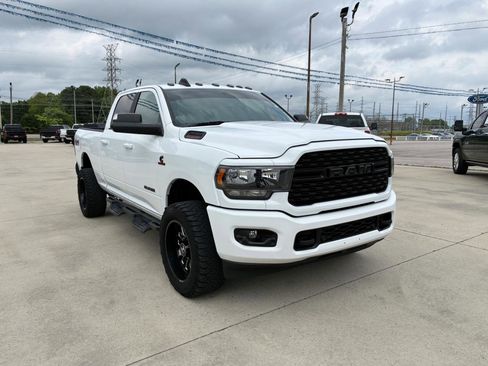 Used 2022 RAM 2500 Big Horn w/ Night Edition AWD/4WD image 4