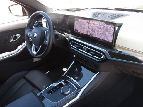 Used 2024 BMW 330i Sedan w/ Premium Package RWD image 10