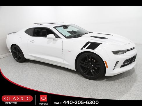 Used 2017 Chevrolet Camaro LT RWD image 1