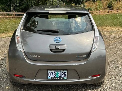 Used 2016 Nissan Leaf SL w/ Premium Package FWD image 8