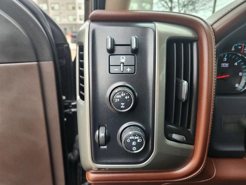 Used 2016 Chevrolet Silverado 1500 High Country image 23