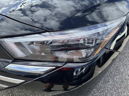 Certified 2025 Nissan Versa SV w/ Trunk Package image 10