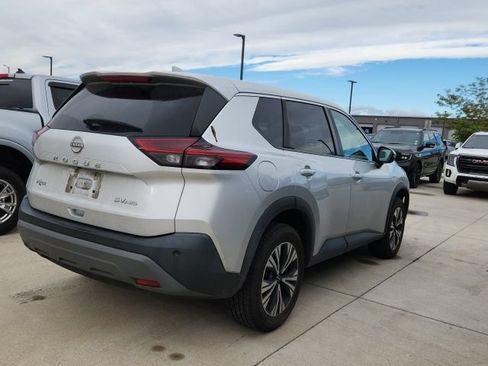 Used 2022 Nissan Rogue SV AWD/4WD image 3
