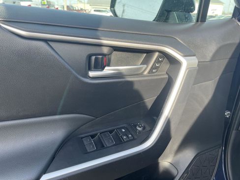 Used 2023 Toyota RAV4 XLE Premium image 10