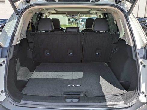 Used 2023 Nissan Rogue SV w/ SV Premium B Package FWD image 13