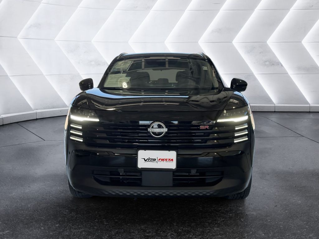 Used 2025 Nissan Kicks SR AWD/4WD image 2