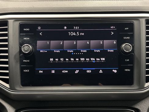 Used 2021 Volkswagen Atlas Cross Sport SE w/ Panoramic Sunroof Package FWD image 18
