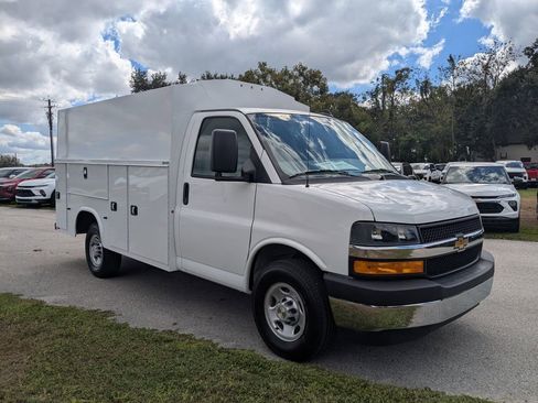New 2025 Chevrolet Express 3500 w/ Power Convenience Package image 2