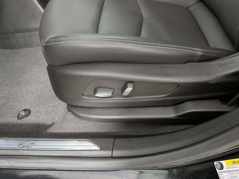 Used 2023 Cadillac XT5 Luxury w/ LPO, Floor Liner Package AWD/4WD image 17