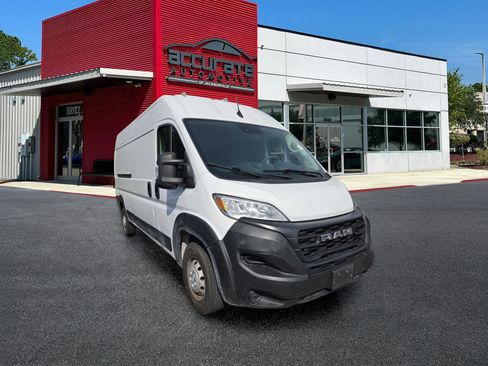Used 2023 RAM ProMaster 2500 FWD image 2