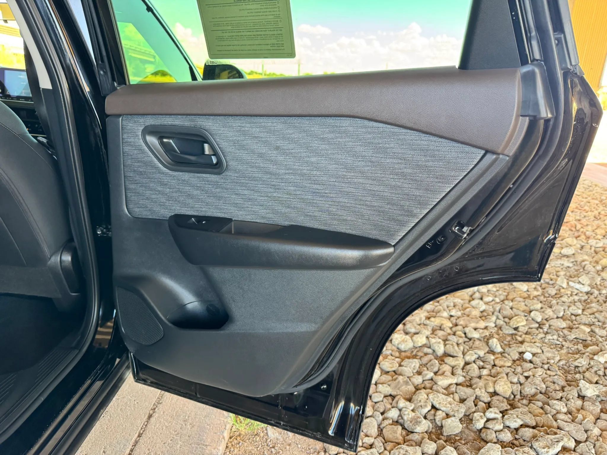 Used 2023 Nissan Rogue S FWD image 20