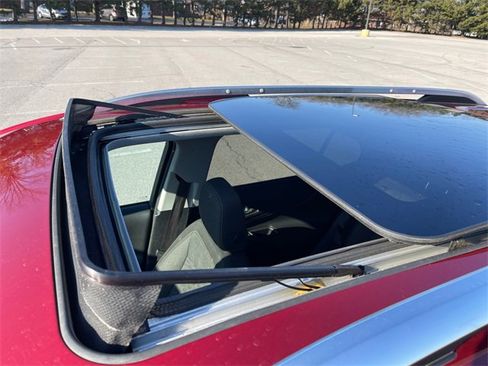 Used 2018 Chevrolet Equinox LT w/ Sun & Infotainment Package image 16