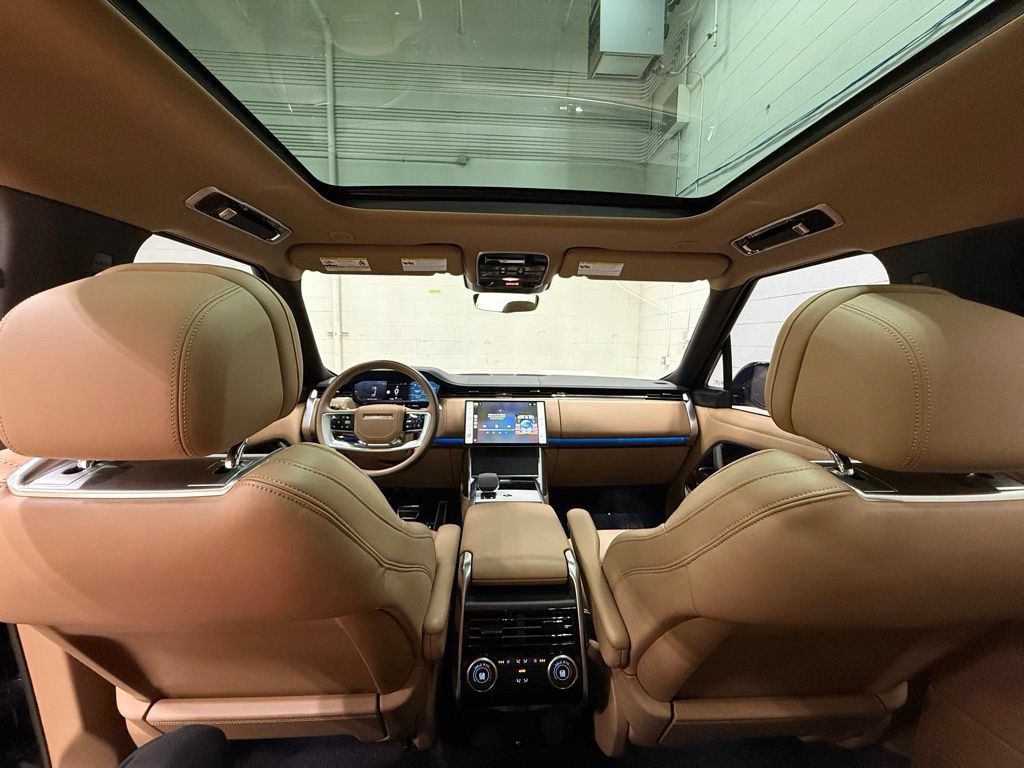 Used 2025 Land Rover Range Rover Long Wheelbase SE AWD/4WD image 39
