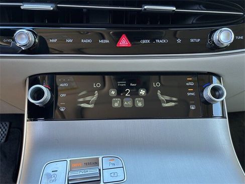 New 2026 Genesis GV70 2.5T Select image 29