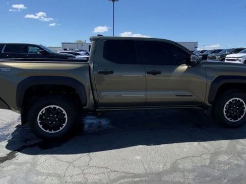 Used 2024 Toyota Tacoma TRD Off-Road w/ TRD Off Road Upgrade Package AWD/4WD image 9