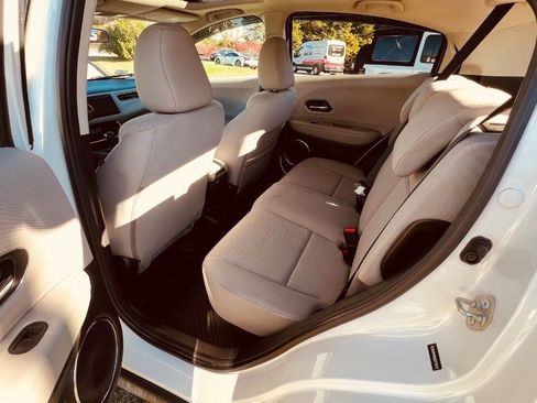 Used 2016 Honda HR-V EX image 8