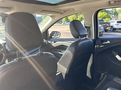 Used 2019 Ford Escape Titanium FWD image 24