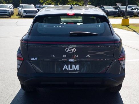 New 2027 Hyundai Kona SE FWD image 6