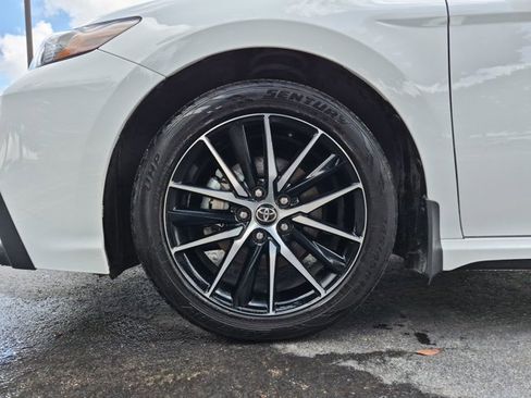 Used 2022 Toyota Camry SE FWD image 22