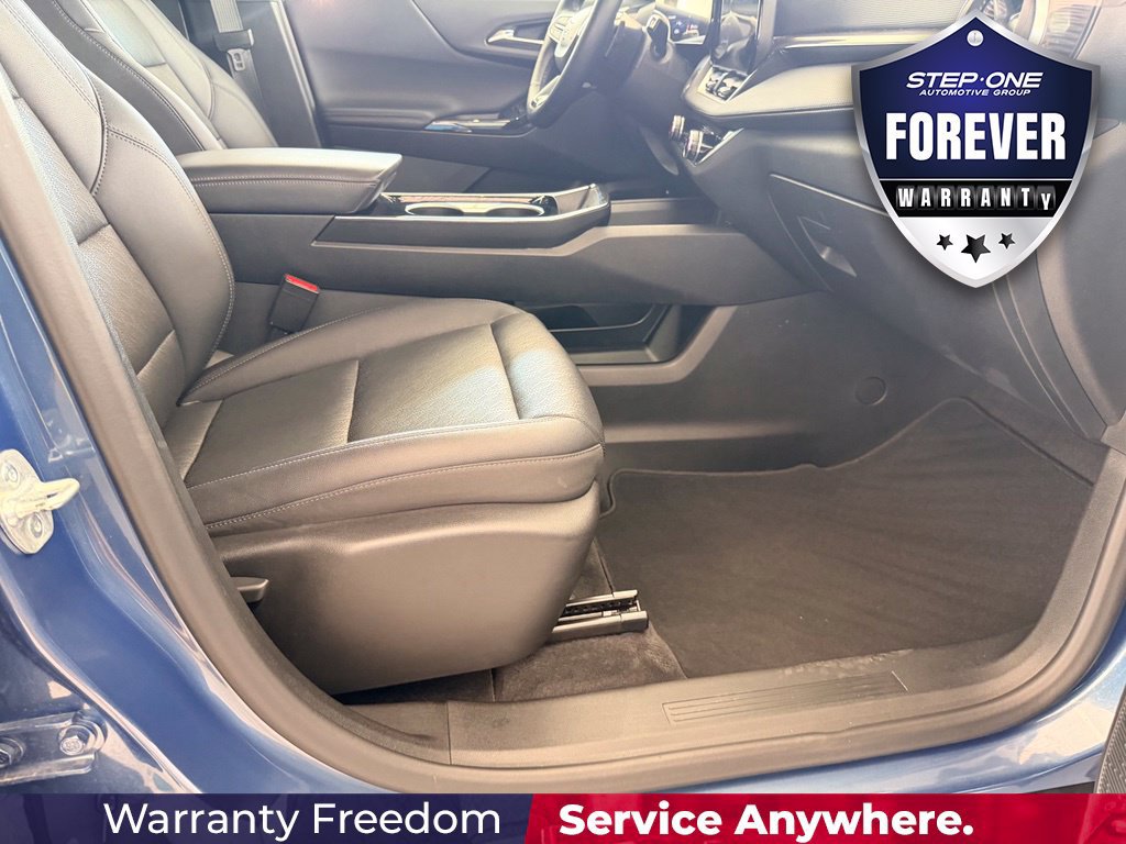 Used 2025 Chevrolet Equinox LT w/ Convenience Package II FWD image 38