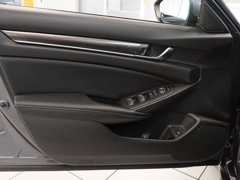 Used 2018 Honda Accord Sport image 16