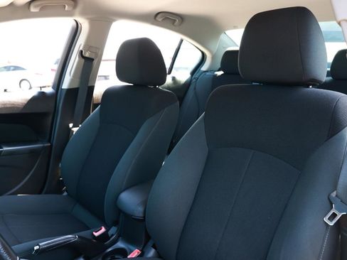 Used 2011 Chevrolet Cruze Eco image 6