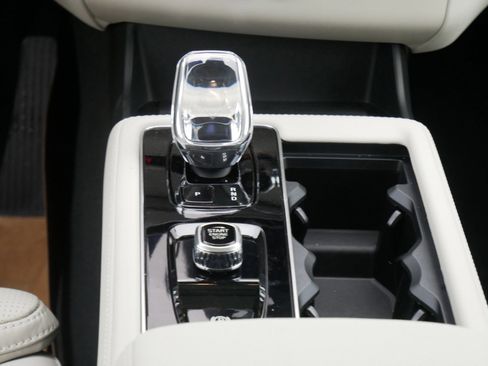 New 2026 Volvo XC90 T8 Ultra AWD/4WD image 9
