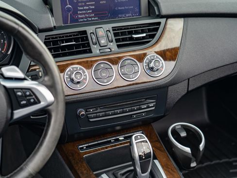 Used 2011 BMW Z4 sDrive35i image 26