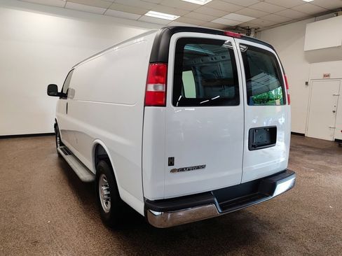 Used 2025 Chevrolet Express 2500 w/ Driver Convenience Package RWD image 3