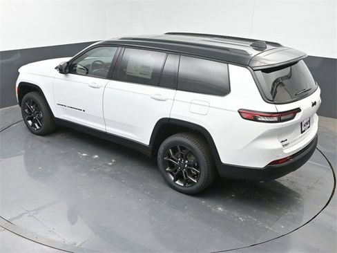 New 2025 Jeep Grand Cherokee L Limited image 35