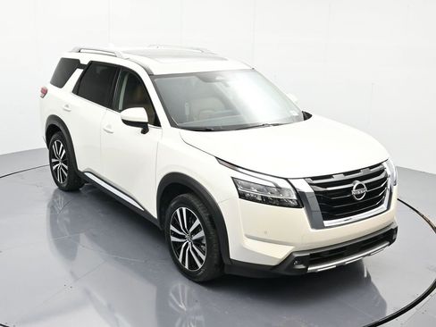 Certified 2023 Nissan Pathfinder Platinum image 33