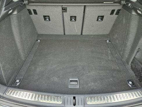 Certified 2025 Porsche Macan image 31