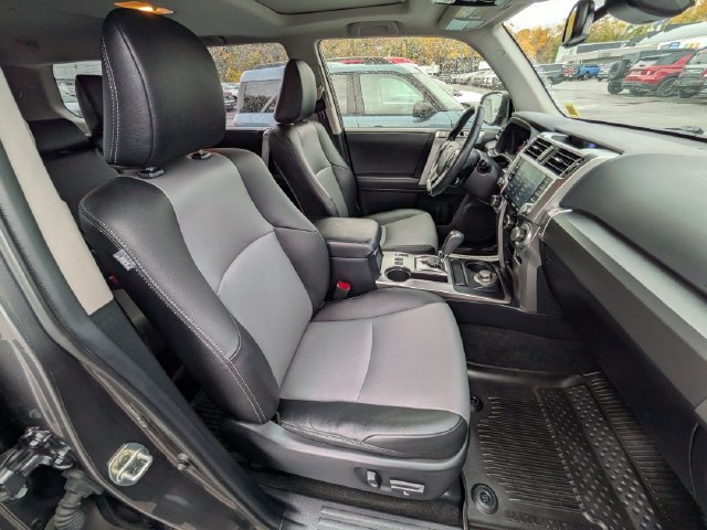 Used 2023 Toyota 4Runner SR5 Premium w/ Moonroof Package AWD/4WD image 21