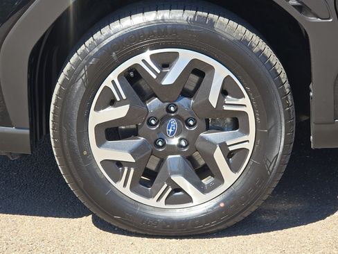 Used 2025 Subaru Forester Premium AWD/4WD image 26