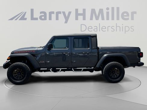 Used 2023 Jeep Gladiator Mojave AWD/4WD image 2