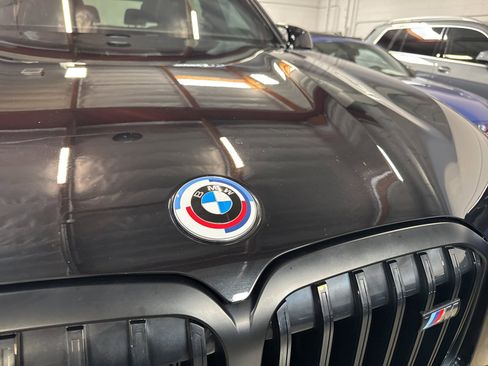 Used 2023 BMW X7 M60i w/ Executive Package image 5