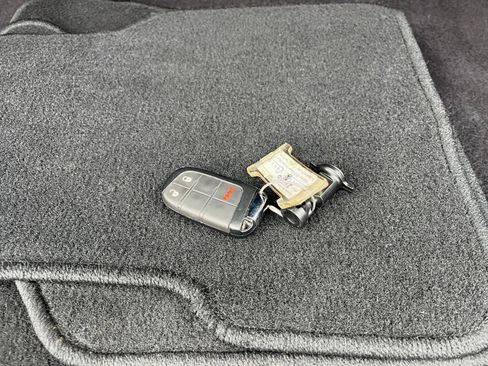 Used 2025 Jeep Compass Latitude image 21