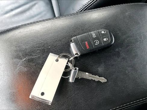 Used 2014 Chrysler 300 AWD w/ Driver Convenience Group image 33