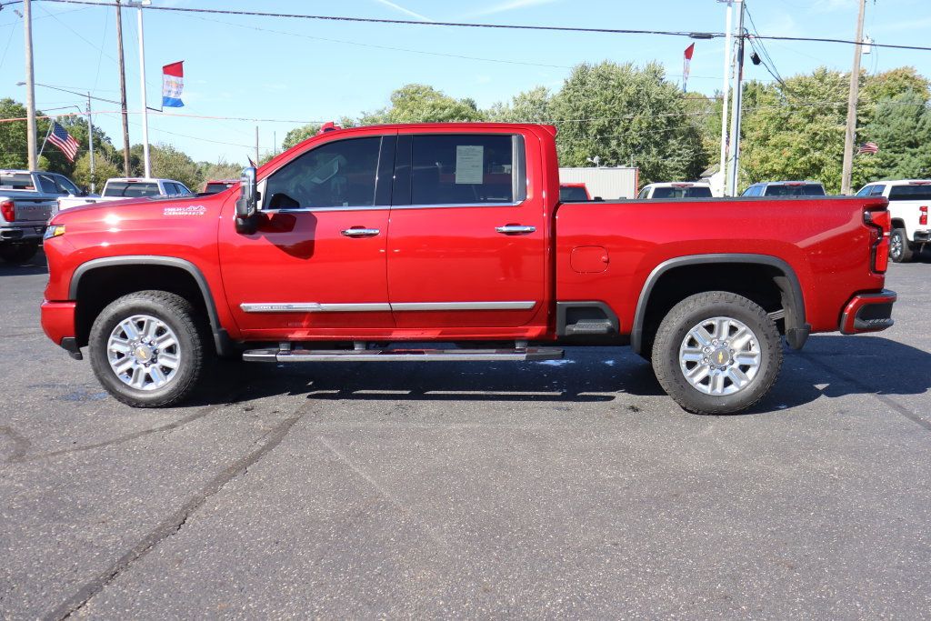 Used 2025 Chevrolet Silverado 3500 High Country w/ Technology Package AWD/4WD image 30