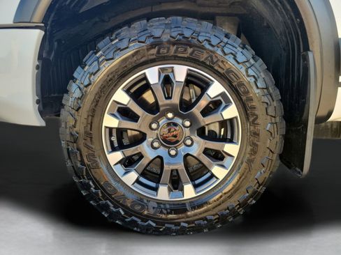 Used 2023 Nissan Titan PRO-4X w/ Pro-4x Convenience Package image 34