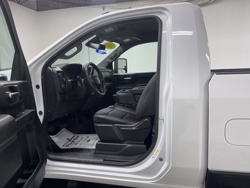 Used 2025 Chevrolet Silverado 2500 W/T w/ WT Convenience Package image 9