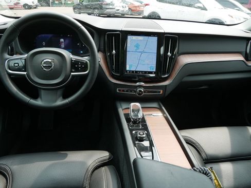Used 2023 Volvo XC60 B6 Ultimate w/ Protection Package Premier AWD/4WD image 13