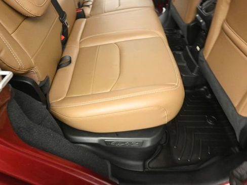 Used 2021 Jeep Wrangler Unlimited Sahara w/ Cold Weather Group AWD/4WD image 28