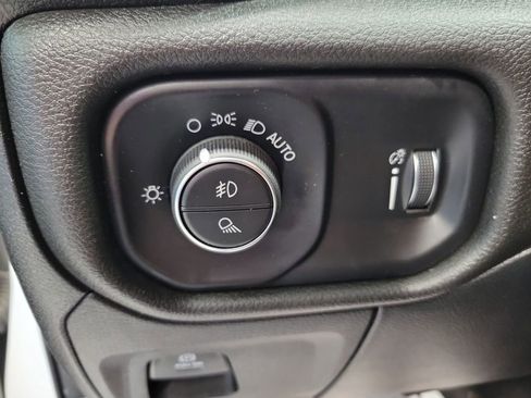 Used 2022 RAM 1500 Big Horn AWD/4WD image 30