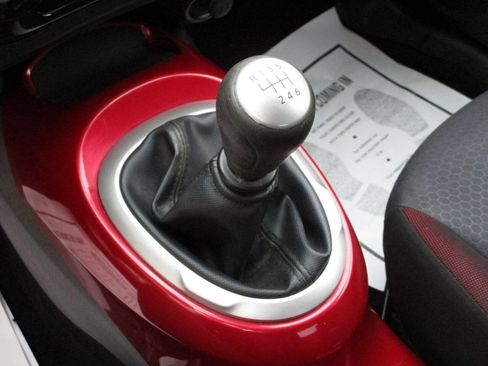 Used 2012 Nissan Juke SV image 18